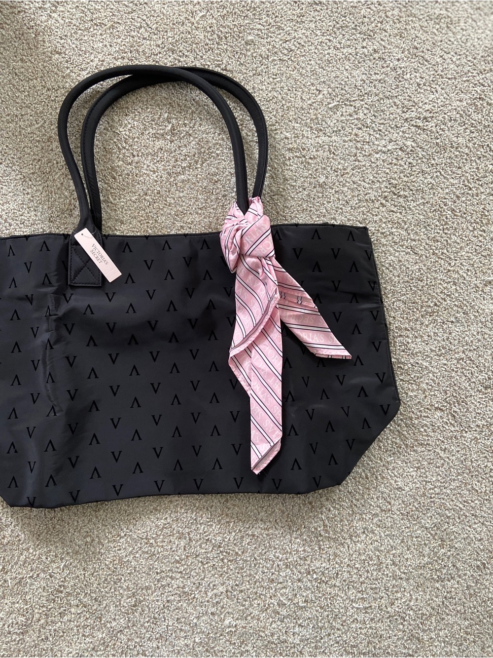 Victoria Secret Black Bag with Pink Scarf NWT - Picture 5 of 13